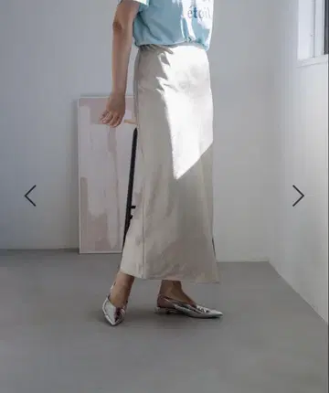 로리즈팜 아이보리 새틴풍 타이트 스커트