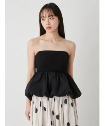 블랙 플레어 실루엣 베어 탑 스나이델