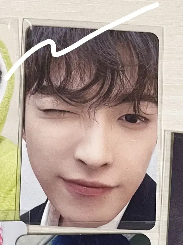 에이티즈 홍중 포카 미공포 네시픽 미니레코드 시그 성화윤호산우영여상민기