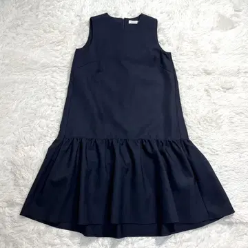 BARNEYS NEWYORK 다크 네이비 페플럼 원피스 플레어 슬리브리스