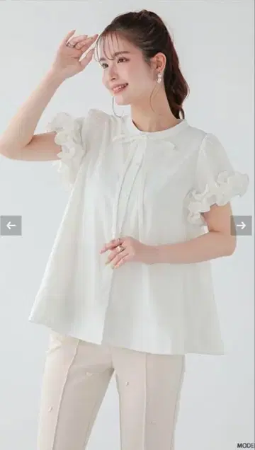 fitmore 핏모어 볼륨 프릴 하프 슬리브 화이트