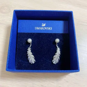 스와로브스키 깃털 모티브 귀걸이