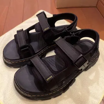 Dr. Martens FORSTER 샌들 새상품급