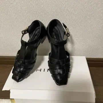HIMIKO 블랙 스트랩 샌들