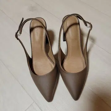 브라운 스틸레토 슬링백 뮬