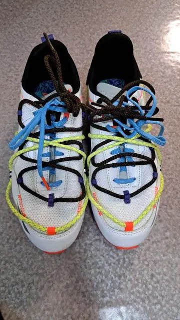 컬러풀 스포츠 슈즈 여성용 Off-White 좋아하는 분에게 딱