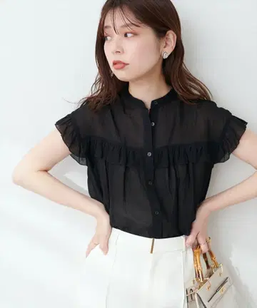 새상품급 내추럴 꾸뛰르 약간 시어 스트라이프 프릴 절개 블라우스