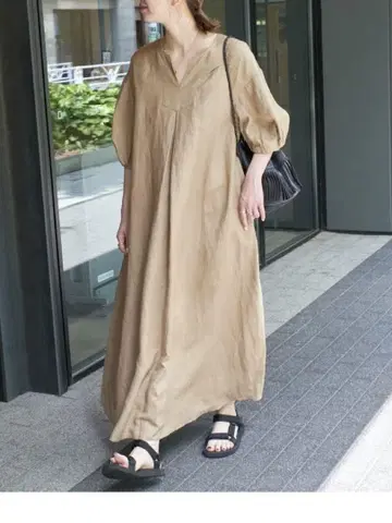 B.C STOCK 베이지 반팔 롱 원피스