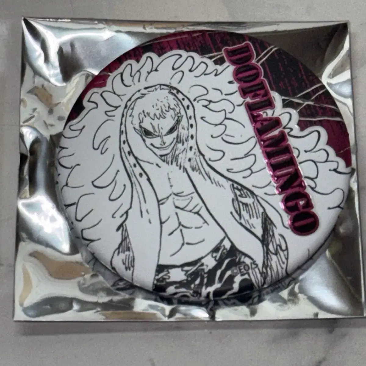 Onepiece Doflamingo Jump Shot Can Badge