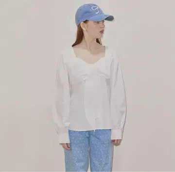 ronron 화이트 V넥 볼륨 슬리브 셔츠