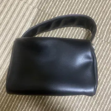 블랙 핸드백 지퍼
