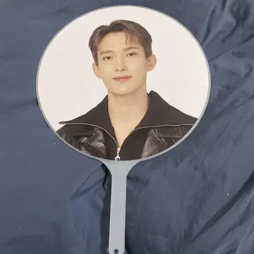 도겸 부채 DK 팔로우