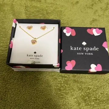 kate spade 하트 모양 목걸이 및 귀걸이 세트
