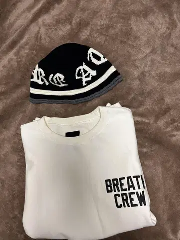 BREATHE CREW 맨투맨과 니트 모자 세트