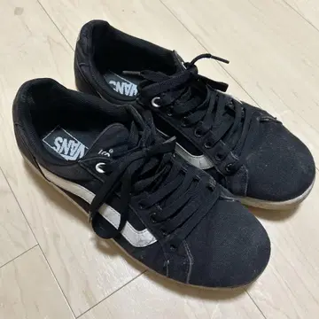 VANS 블랙 스니커즈