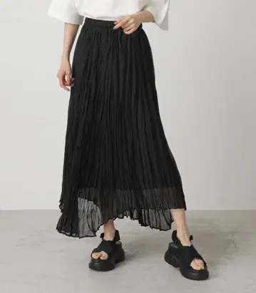 AZUL BY MOUSSY] 블랙 쉬폰 풍 플리츠 롱 스커트
