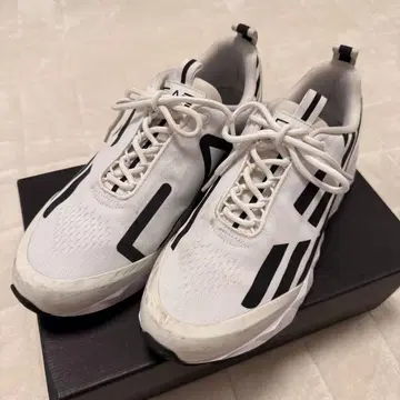 EA7 엠포리오 아르마니 스니커즈 26.0cm 아르마니