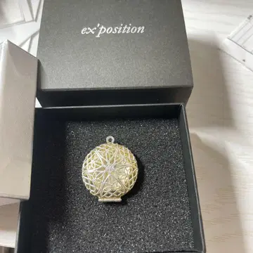 펜던트 탑