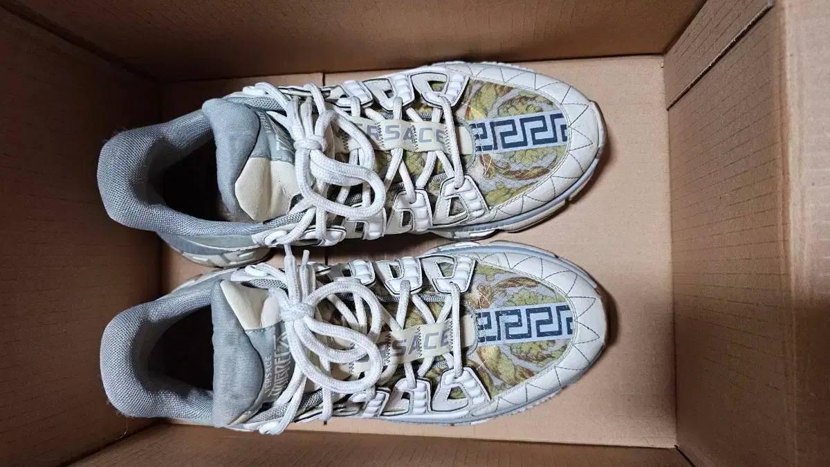 Versace Trigreca Sneakers