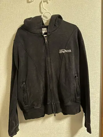 iDea 블랙 후드 부착 후드티