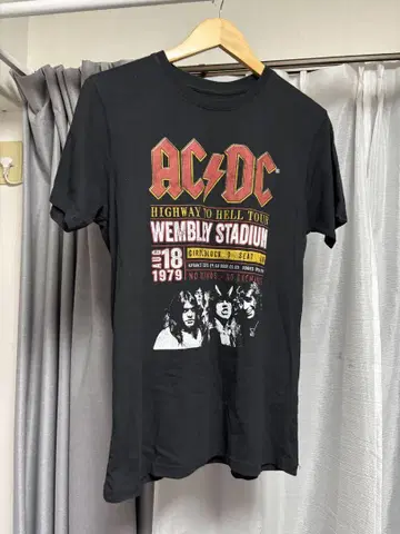 밴딩 티 AC/DC 공식 기념 티셔츠 M 사이즈 착용 횟수 극소수