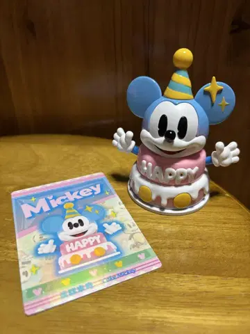 POPMART 미키 피규어 케이크