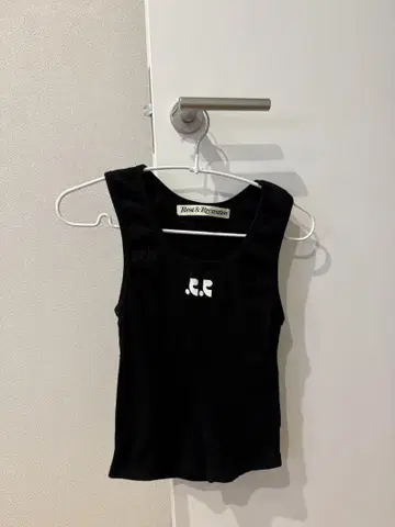 rest&recreation 블랙 컬러 탱크탑