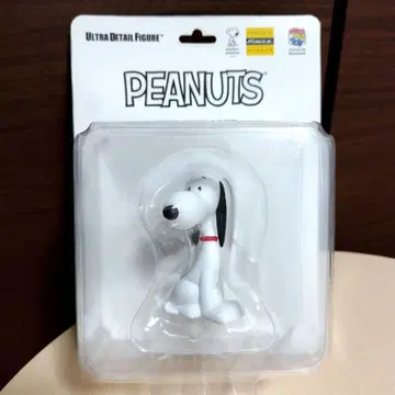 SNOOPY PEANUTS UDF 메디콤토이 스누피 뮤지엄
