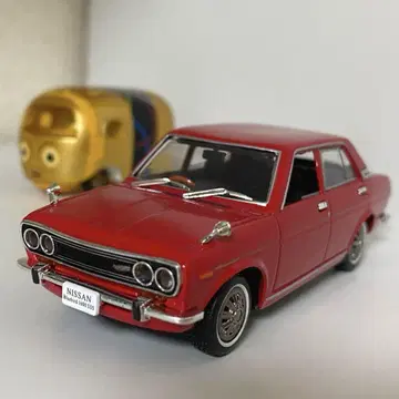 새상품급 닛산 블루 버드 1600SSS 1/43 미니카