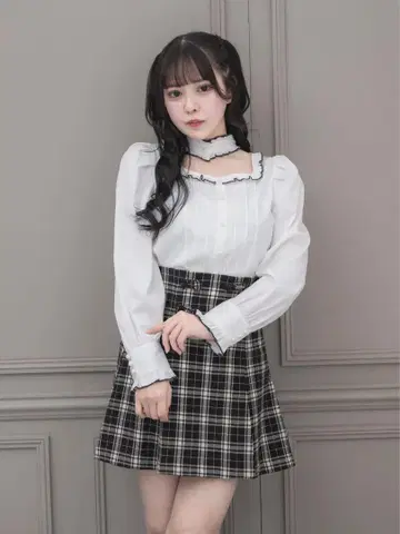 pium 프론트 리본 턱 플레어 체크 스커트 블랙