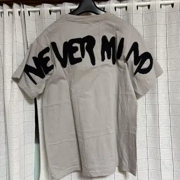 NEVER MIND 자수 티셔츠 그레이