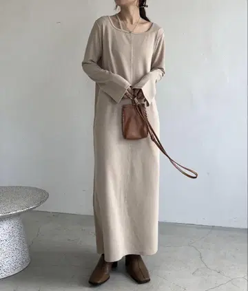 capricieux le'mage 스퀘어 넥 컷 원피스