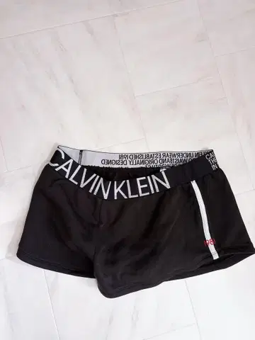 캘빈클라인 블랙 숏 팬츠