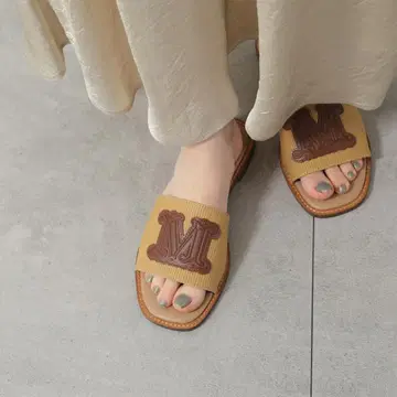새상품! 1점 한정 입고 Max Mara GENE 샌들 37