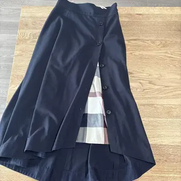 BLUE LABEL CRESTBRIDGE 네이비 플레어 스커트 36