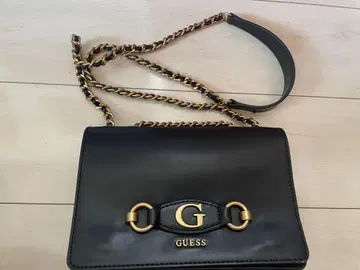 GUESS 블랙 숄더백