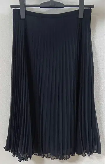 Laura Ashley 블랙 플리츠 롱 스커트