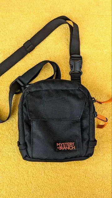 MYSTERY RANCH District 2 블랙 숄더백