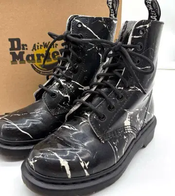 레어 Dr.Martens 대리석 부츠