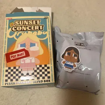 팝마트 popmart crybaby SUNSET