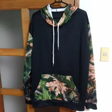 카모플라쥬 패턴 후드 부착 후드티