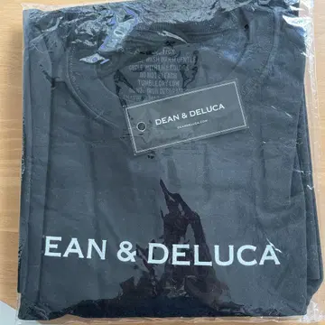 DEAN & DELUCA 블랙 티셔츠