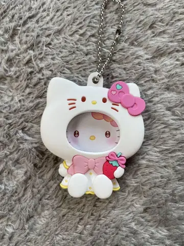 사진 배지가 달린 마스코트 헬로키티 산리오 캔뱃지 키링