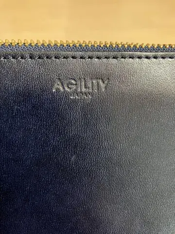 AGILITY 네이비 가죽 지갑 지퍼식