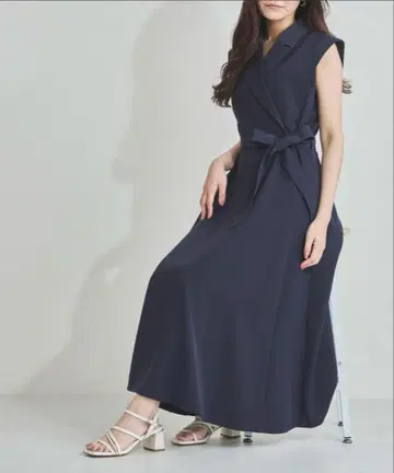 2025 봄/여름 신상 테일러드 칼라 플레어 원피스
