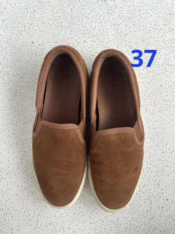 아페쎄 스웨이드 슬립온 37