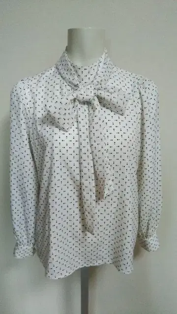 나라 까미체 도트 무늬 블라우스