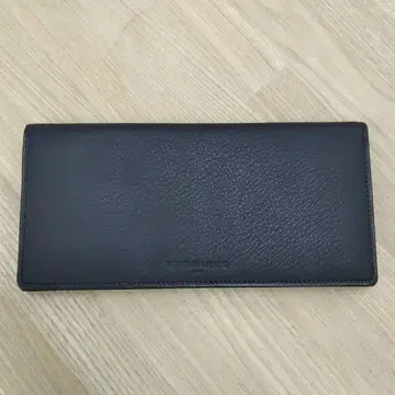 ungaro 블랙 가죽 장지갑