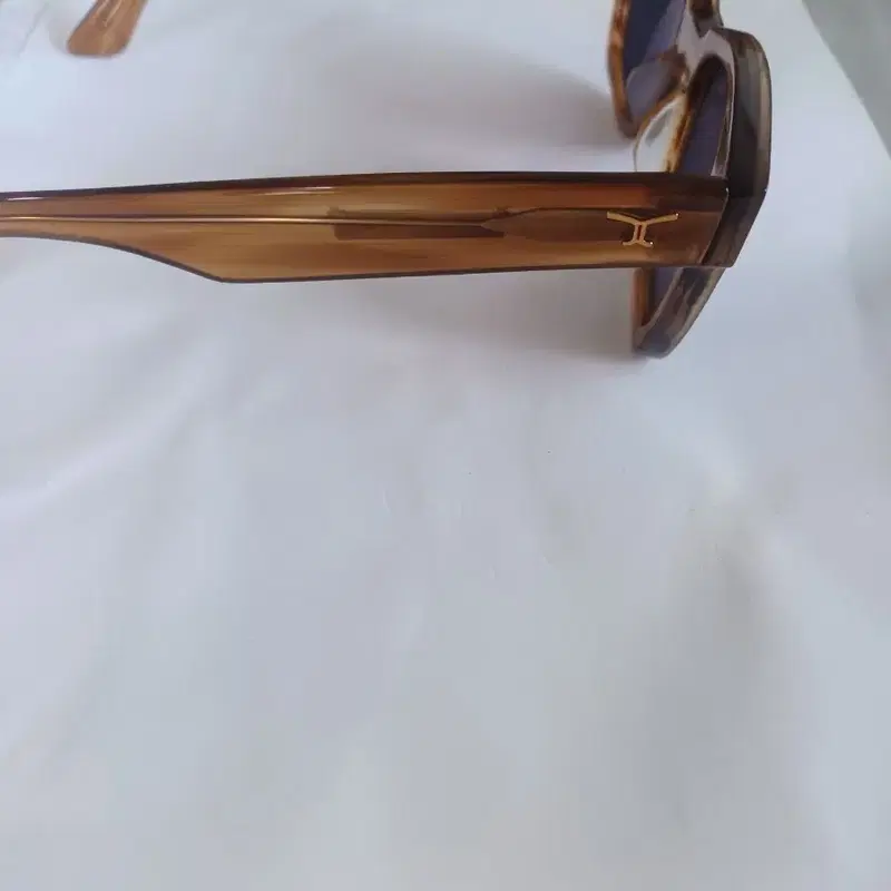 젠틀몬스터 선글라스. BIBIEM B TITANIUM 티타늄 안경테