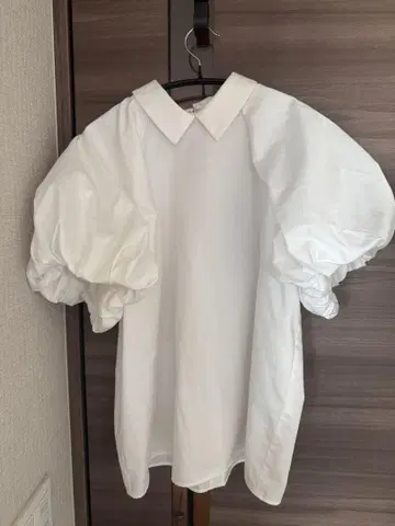 요코짱 퍼프 슬리브 블라우스
